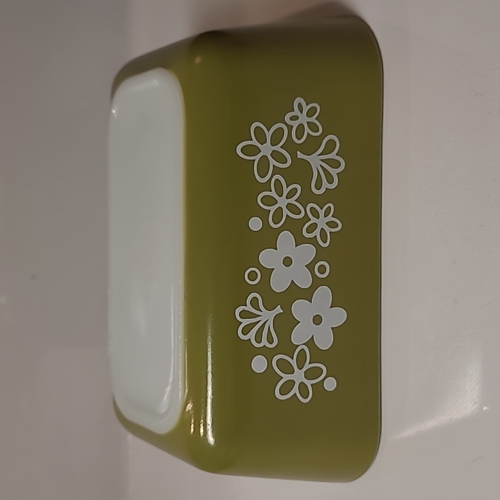 Vintage Pyrex Refrigerator dish 0502  1.5pt daisy spring blossom no lid